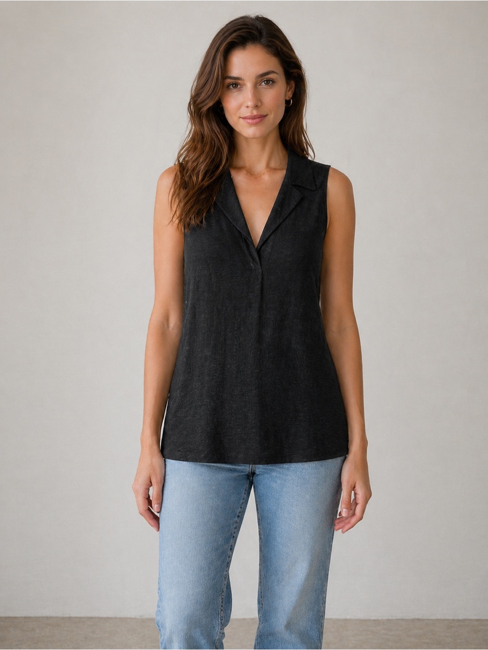 Banana Republic Black Sleeveless V-Neck Collar Camisole‎